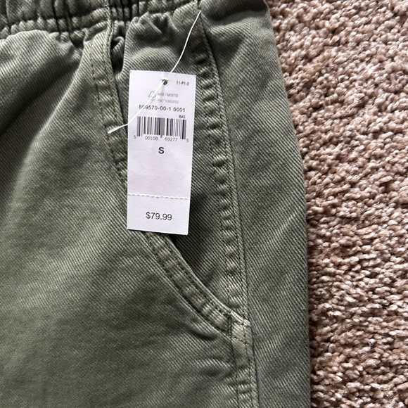 Women’s Gap cropped khaki jeans - Picture 2 of 2